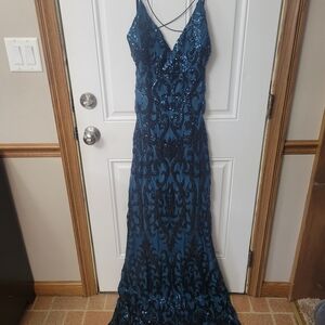 Windsor Teal and Black Sequin V‑Neck Prom Dress